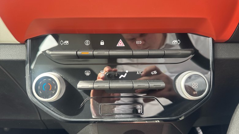 Dacia Spring 27kWh Expression 65 48kW 5dr Auto Electric Hatchback